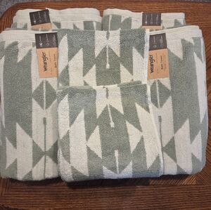 Nwt Wrangler Bath Towel Set Of 6 Sage Green